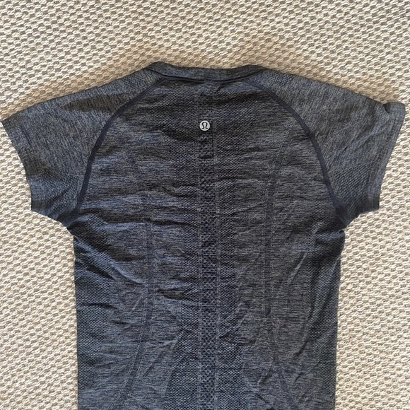 Lululemon Run Swiftly Tech Short Sleeve in Dark Grey - Picture 2 of 2